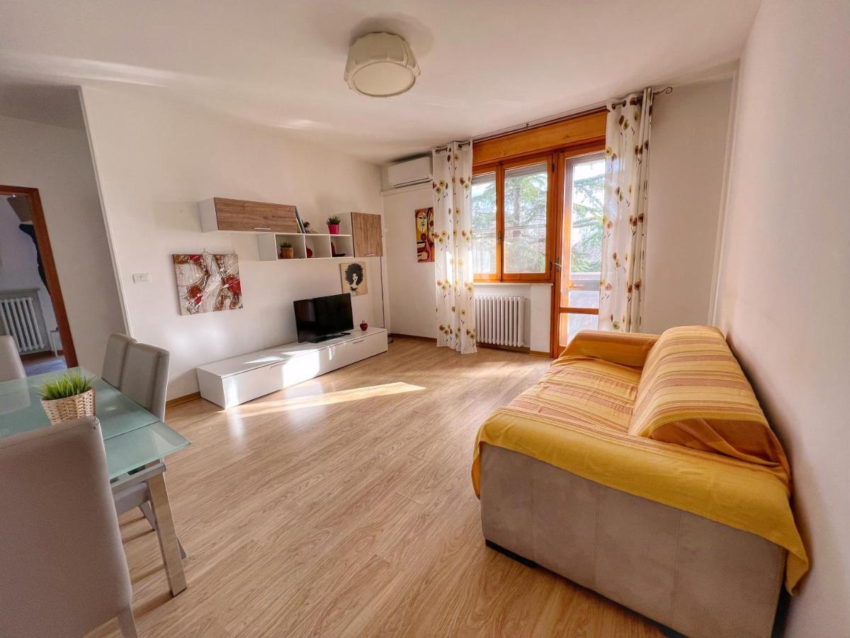 Lovely Apartment A Due Passi Dal Mare Rimini Exterior photo